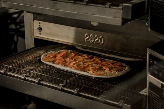 comment choisir son four à pizza électrique ou à gaz pour une cuisson parfaite